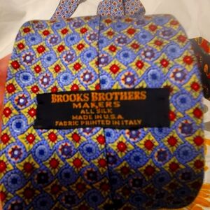 Mens Brooks Brothers silk tie MINT